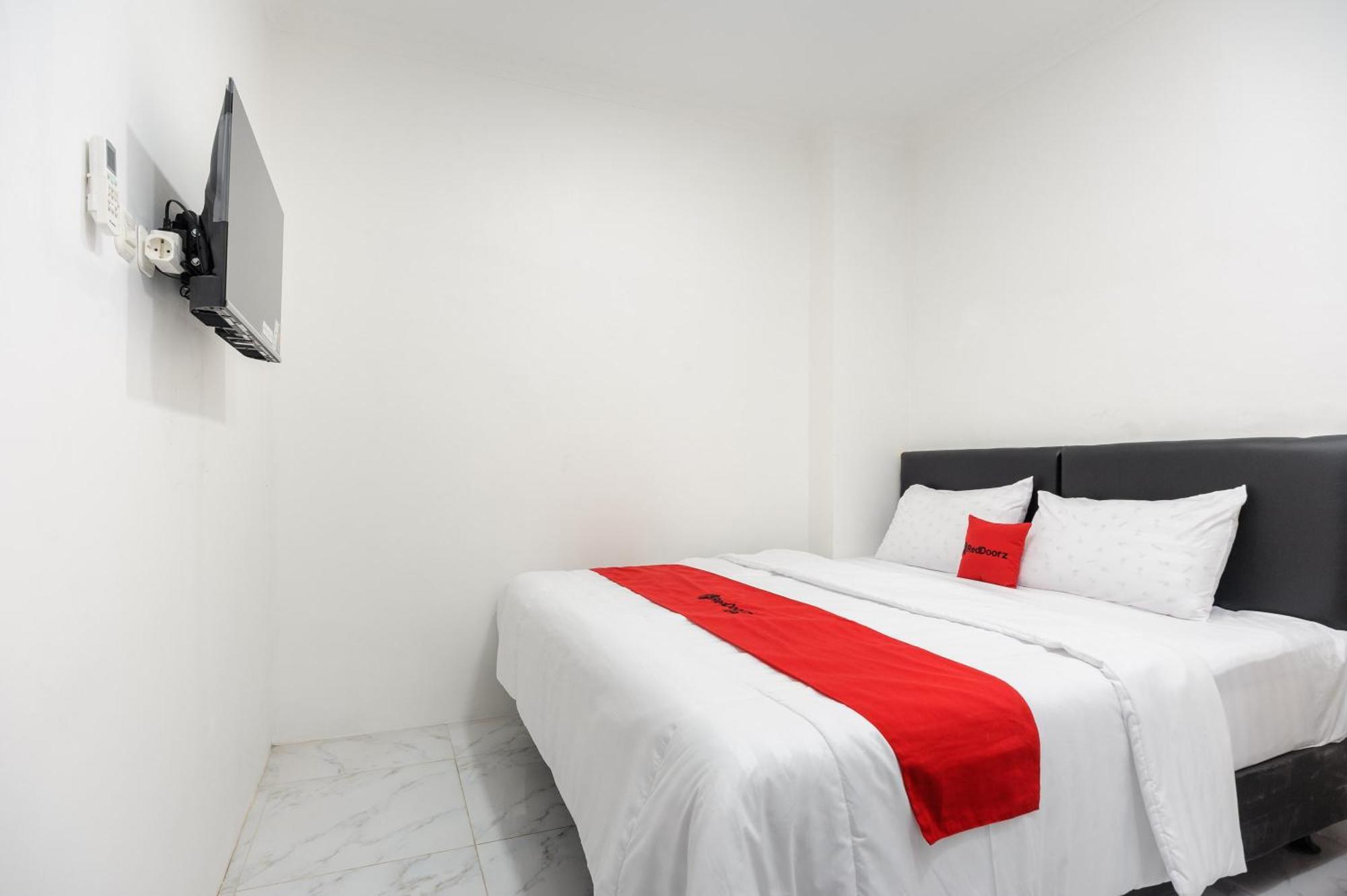 Reddoorz Syariah @ Sakura Hotel Jatiwaringin 베카시 외부 사진